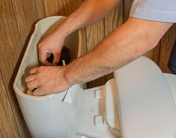 plumber-toilet-repair