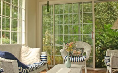 3 Crafty Ways to Keep Your Sunroom Cool This Summer